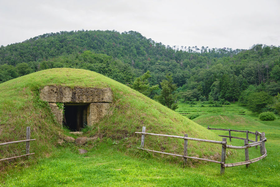 Burial mounds are again becoming popular in modern Britain